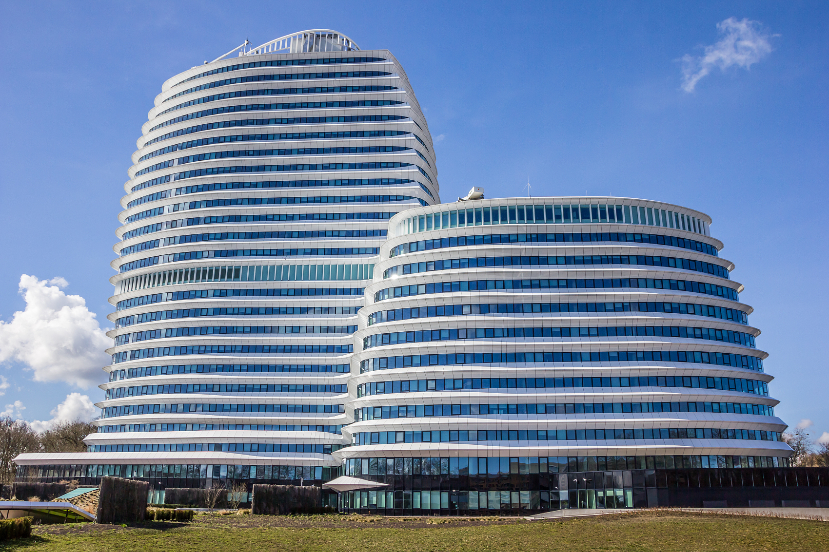 Fiber optic cables are used in Financial Center