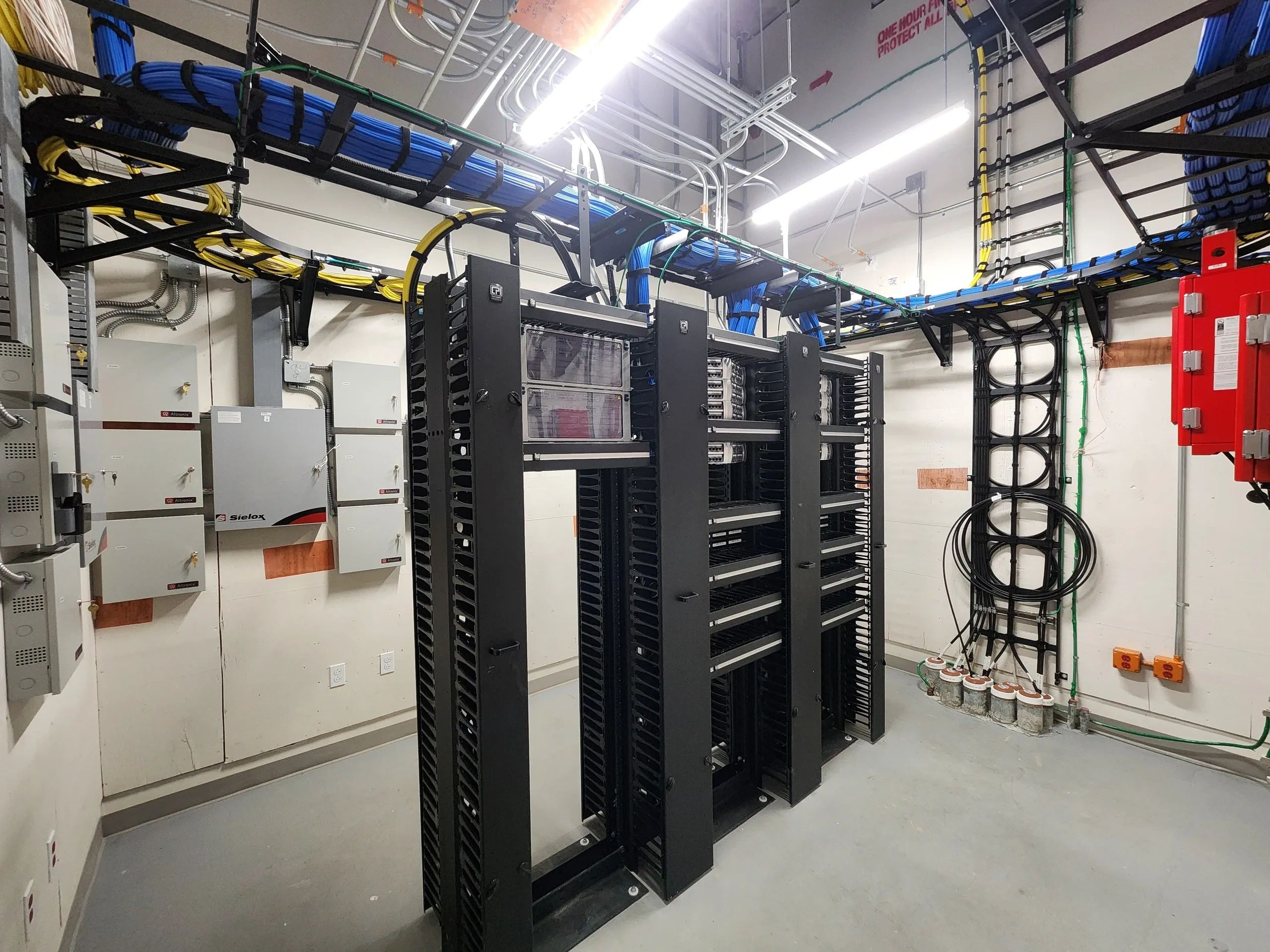 Example of structured cabling installation in data center